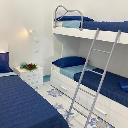 Апартаменти Stella Maris B Санта-Марія-ді-Кастеллабате Екстер'єр фото