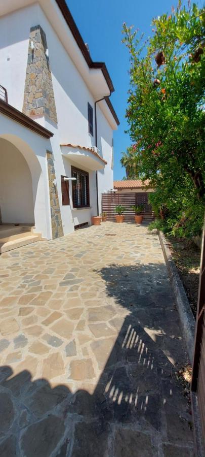 Апартаменти Stella Maris B Санта-Марія-ді-Кастеллабате Екстер'єр фото