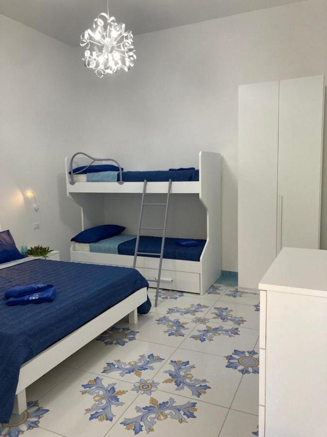 Апартаменти Stella Maris B Санта-Марія-ді-Кастеллабате Екстер'єр фото